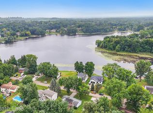 12161 Della Dr, Brighton, MI 48114