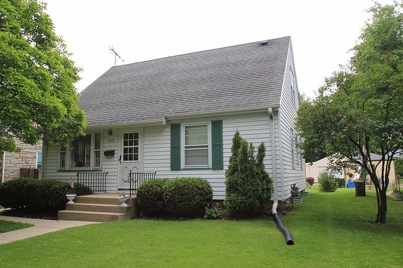 1st image of 2625 E Van Norman Ave