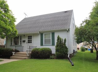 2625 E Van Norman Ave, St Francis, WI 53235