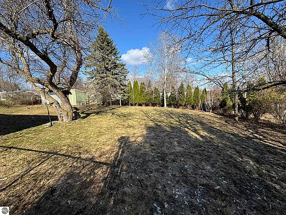 3rd image of 1634 Rasho Rd