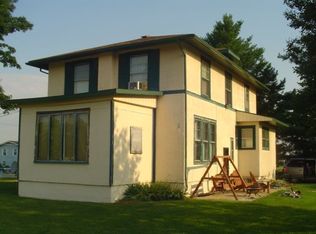 316 Maple St, Apple River, IL 61001