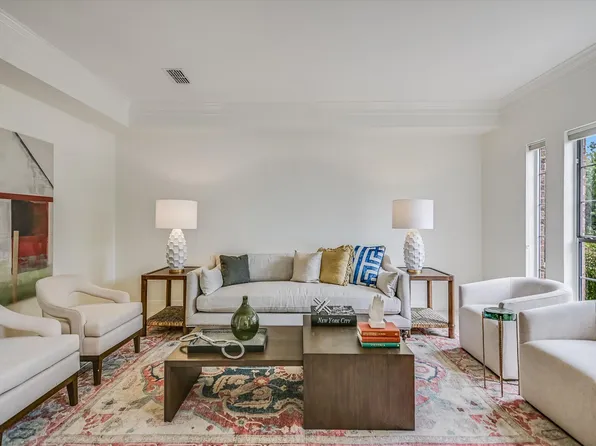 4028 Walnut Clay Dr, Austin, TX 78731