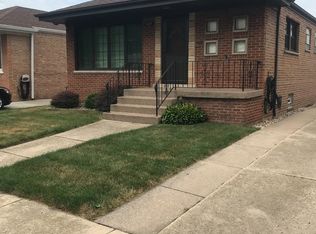 9829 S Marquette Ave, Chicago, IL 60617