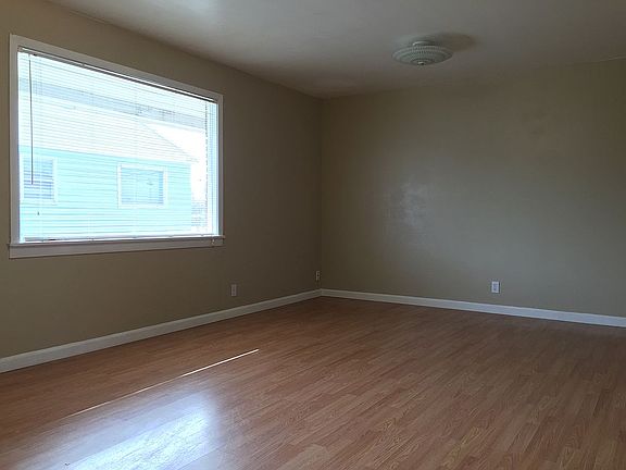 4th image of 1131 W Ivy Ave