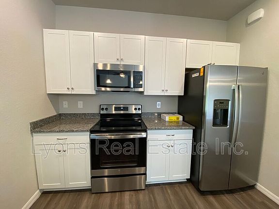 5th image of 830 Bayard St