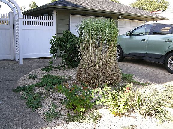 3rd image of 215 Campagnoli Ave
