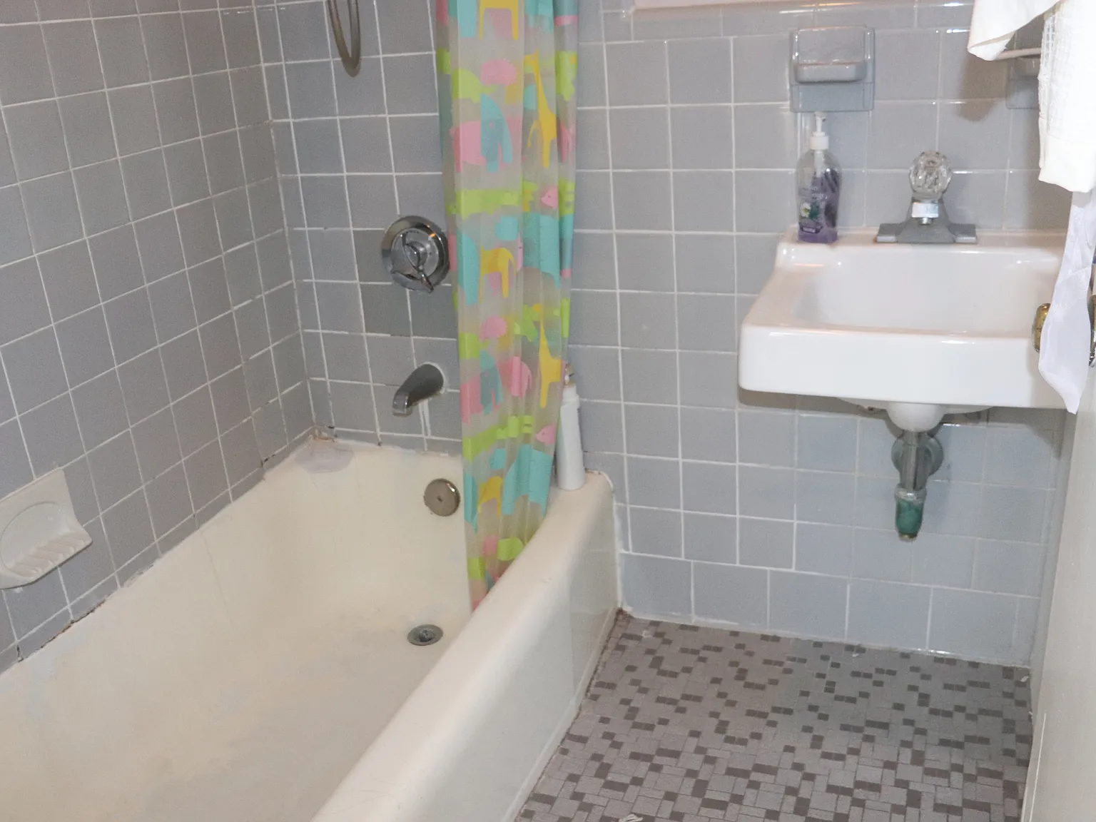 Studio, 350 sqft, $2,300 — Photo 4