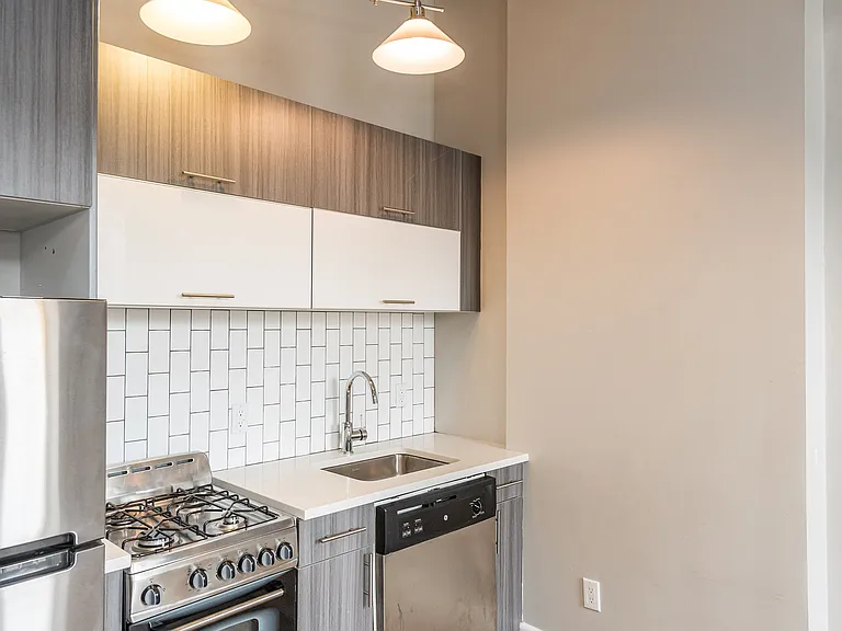1350 Putnam Ave #2B — Photo 3