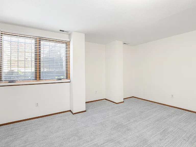 932 E Ellsworth Ave #A — Photo 25