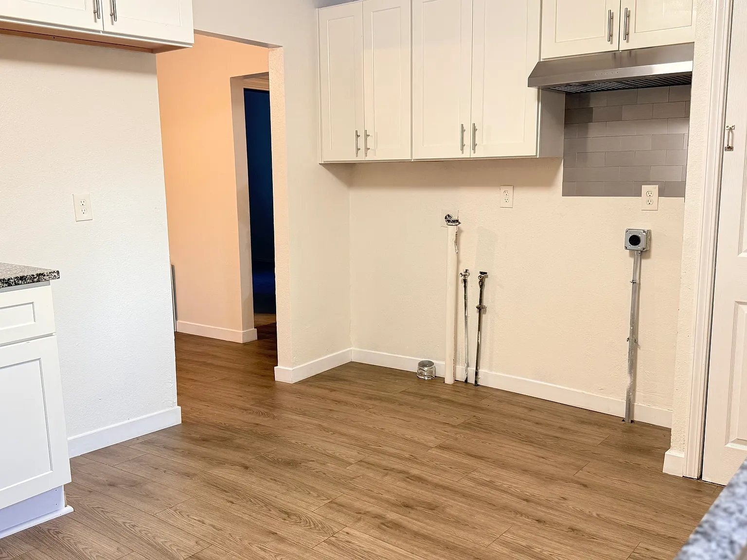 2 bed, 1026 sqft, $1,695 — Photo 4