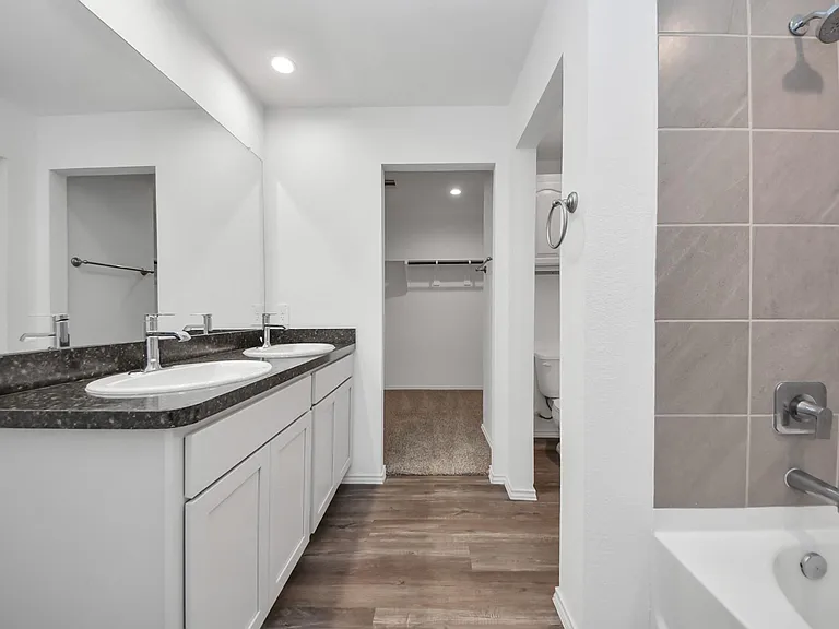 5611 Simcrest Grove Dr — Photo 14