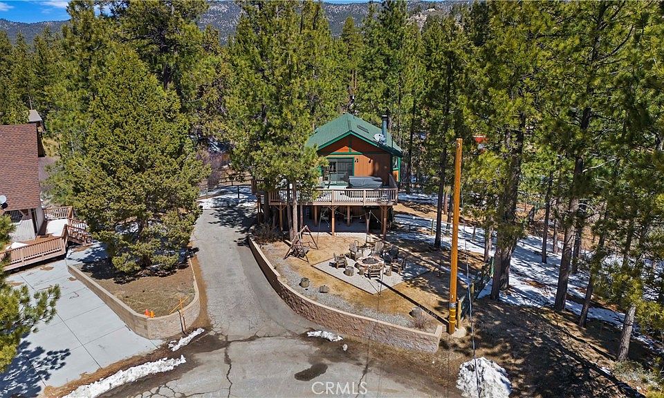 1st image of 42422 Tioga Dr