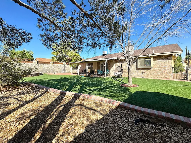 6851 Amposta Dr — Photo 28