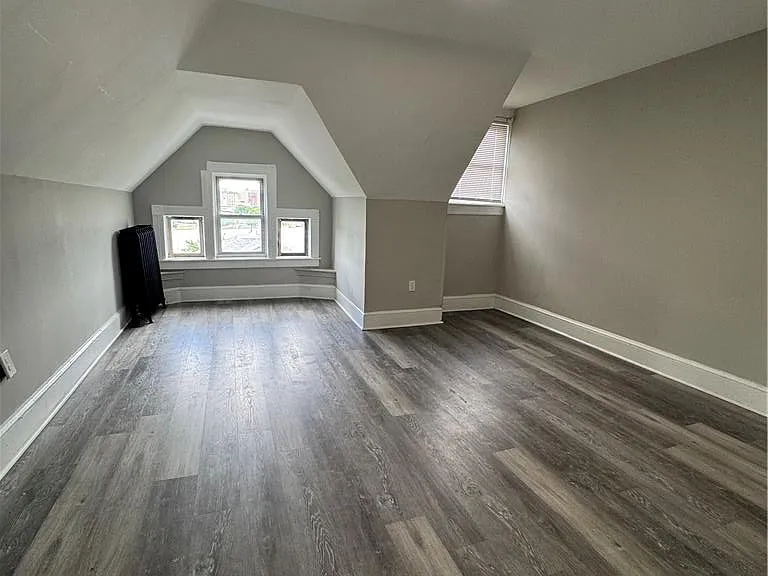 83 Dana St — Photo 7