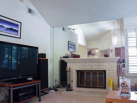 3rd image of 420 Country Club Dr APT A