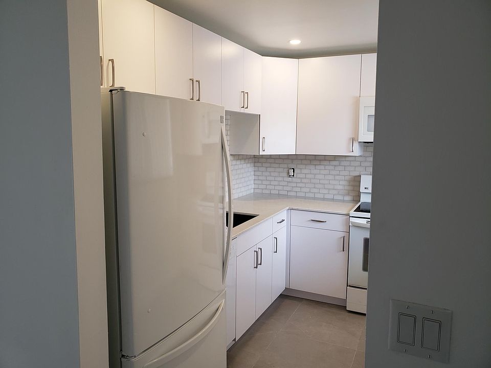 1st image of 17000 NW 67th Ave APT 448