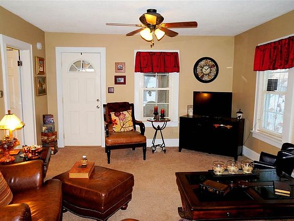 3rd image of 207 Woodland Ave