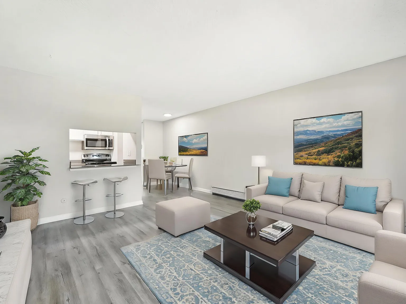 3300 Tamarac Apartments — Photo 4