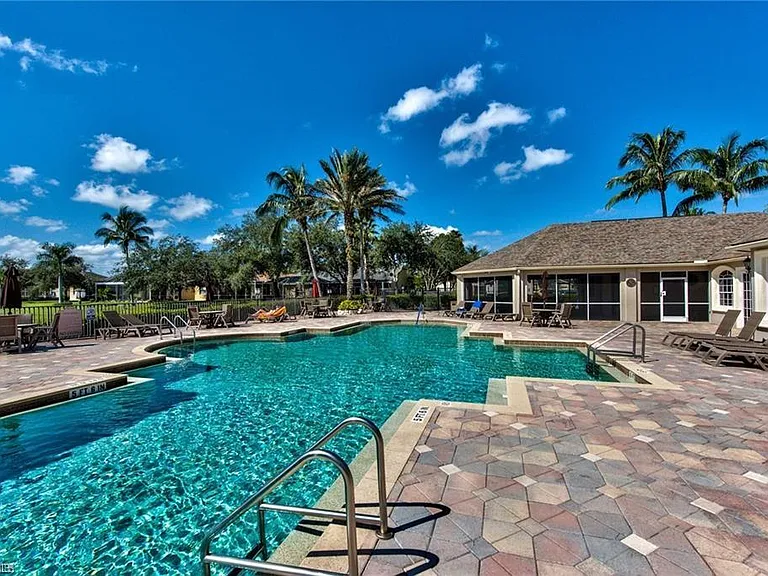 8207 Ibis Cove Cir #S — Photo 33