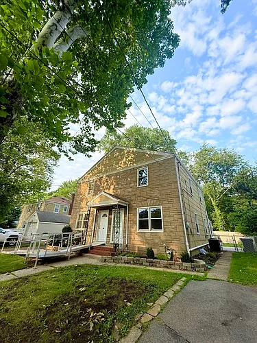32 Robins Pl Photo 1