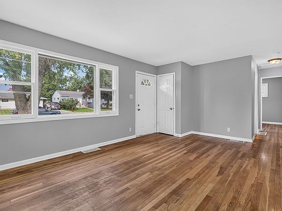 5th image of 3317 Fairview Ave