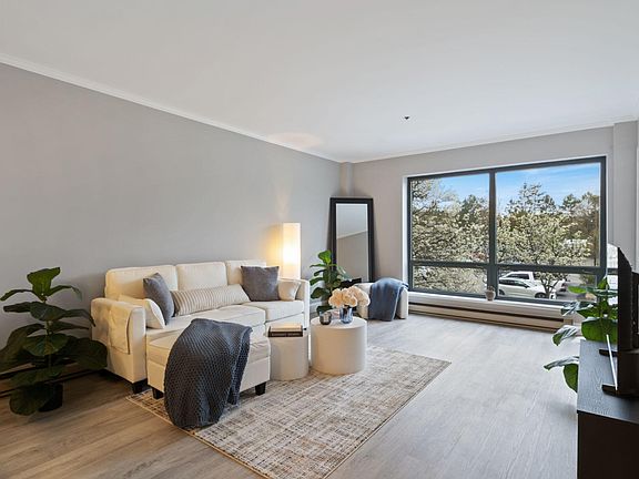 5th image of 148 Breakwater Drive #204