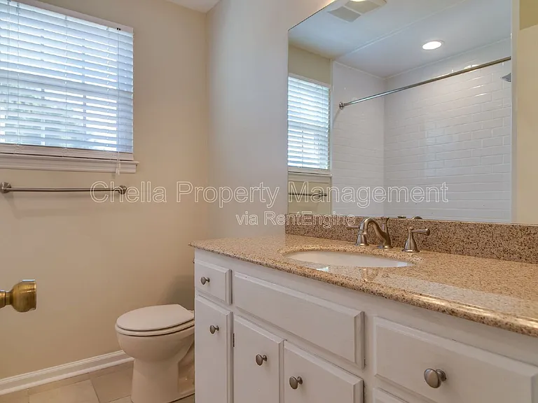 2615 Habersham Ave — Photo 20
