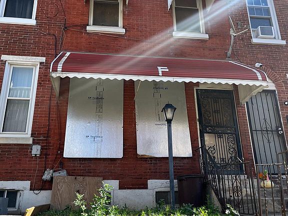 3rd image of 1811 N Willington St