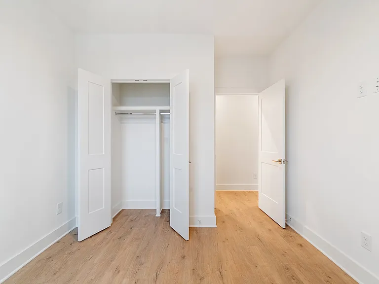 172 Leggo Ave — Photo 37