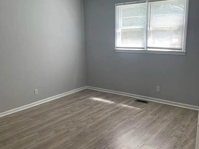 120 Clearview Dr — Photo 2