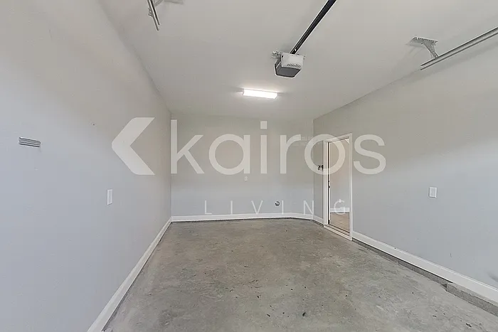 3704 Oak Leaf Way #E — Photo 18