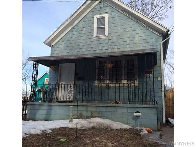 129 Strauss St photo 1