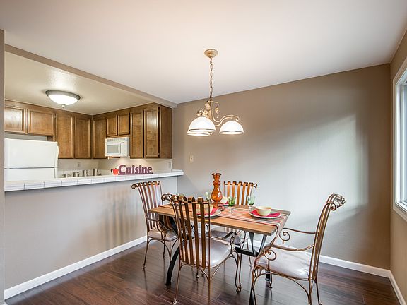 4th image of 1903 La Terrace Cir