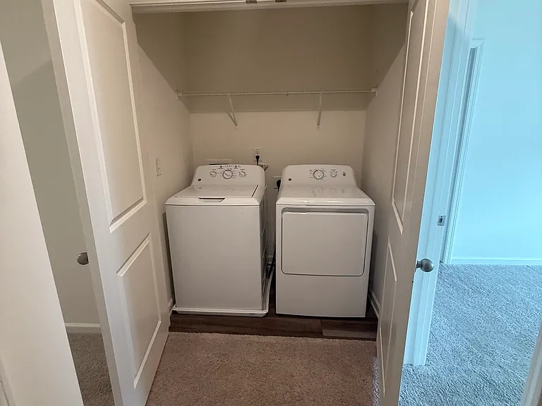 109 Feeney Ln — Photo 8