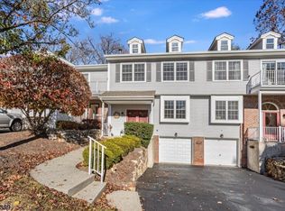 4 Brookside Ln, Mount Arlington, NJ 07856