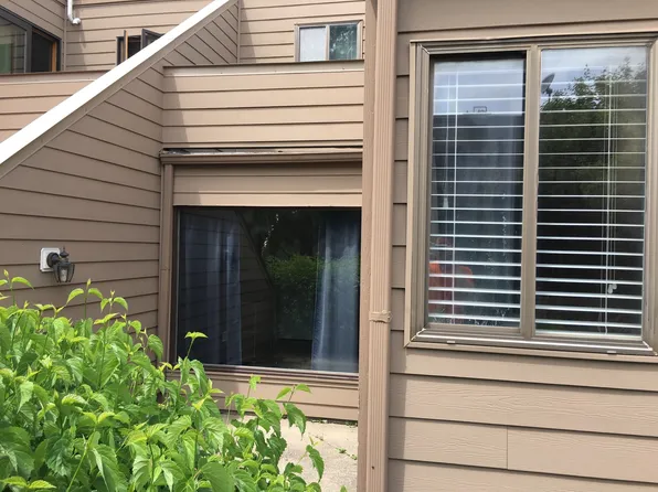 3353 Beacon St APT B26, North Chicago, IL 60064