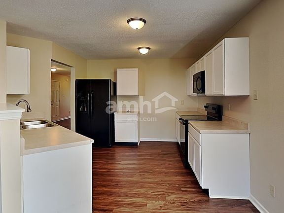 3rd image of 1361 Redwood Dr