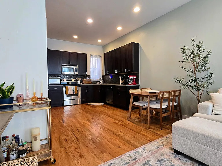 1605 Christian St #A — Photo 5