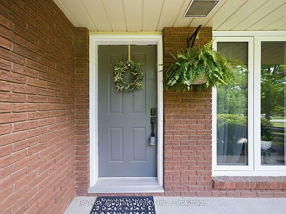 5th image of 2407 Ashbridge Rd