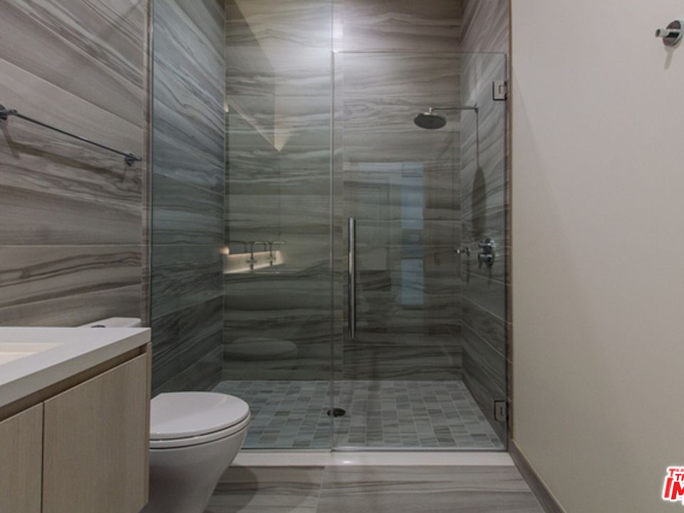 1st image of 1050 S Grand Ave Unit 909