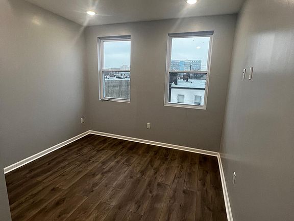 4th image of 3554 N 11th St Floor 3