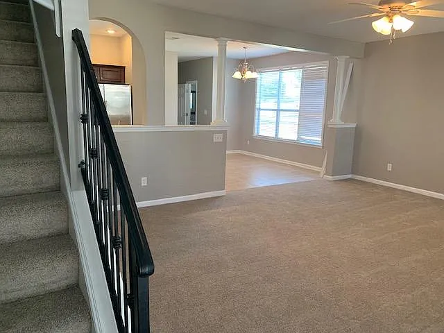 1433 Island Town Dr — Photo 2