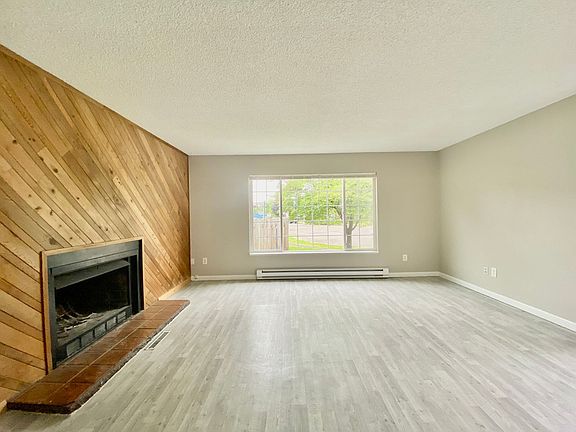 4th image of 3042-3044 SW Laura Ct