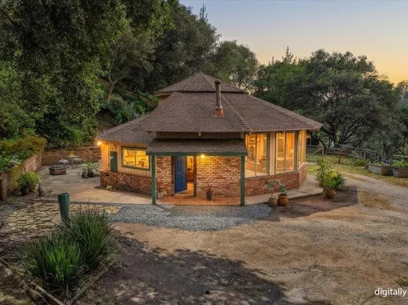 575 Snyder Ave, Aromas, CA 95004