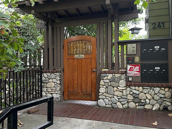 3rd image of 241 S Catalina Ave APT 4