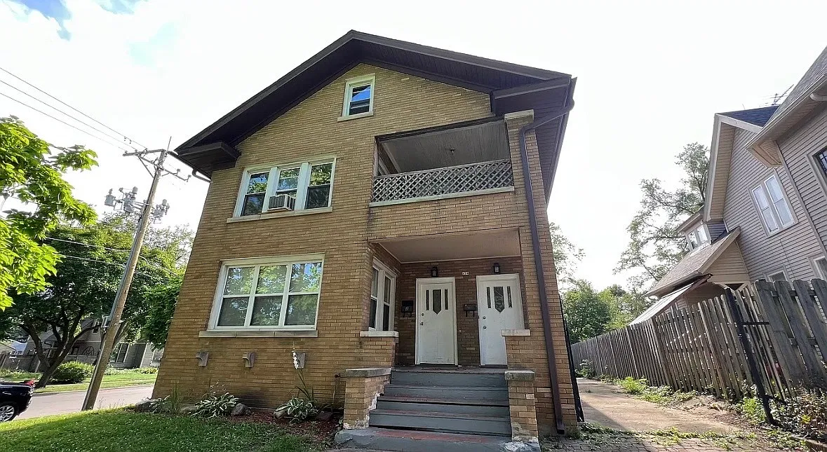 3 bed, 1100 sqft, $1,850 — Photo 2