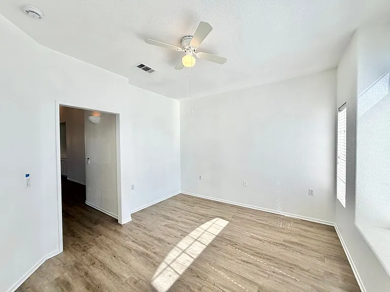 26805 China Dr — Photo 9