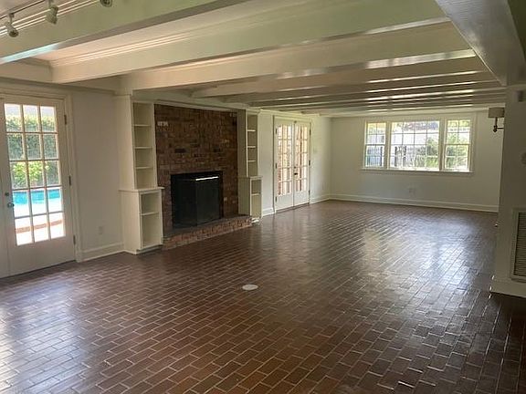 3rd image of 299 Vincent Ave
