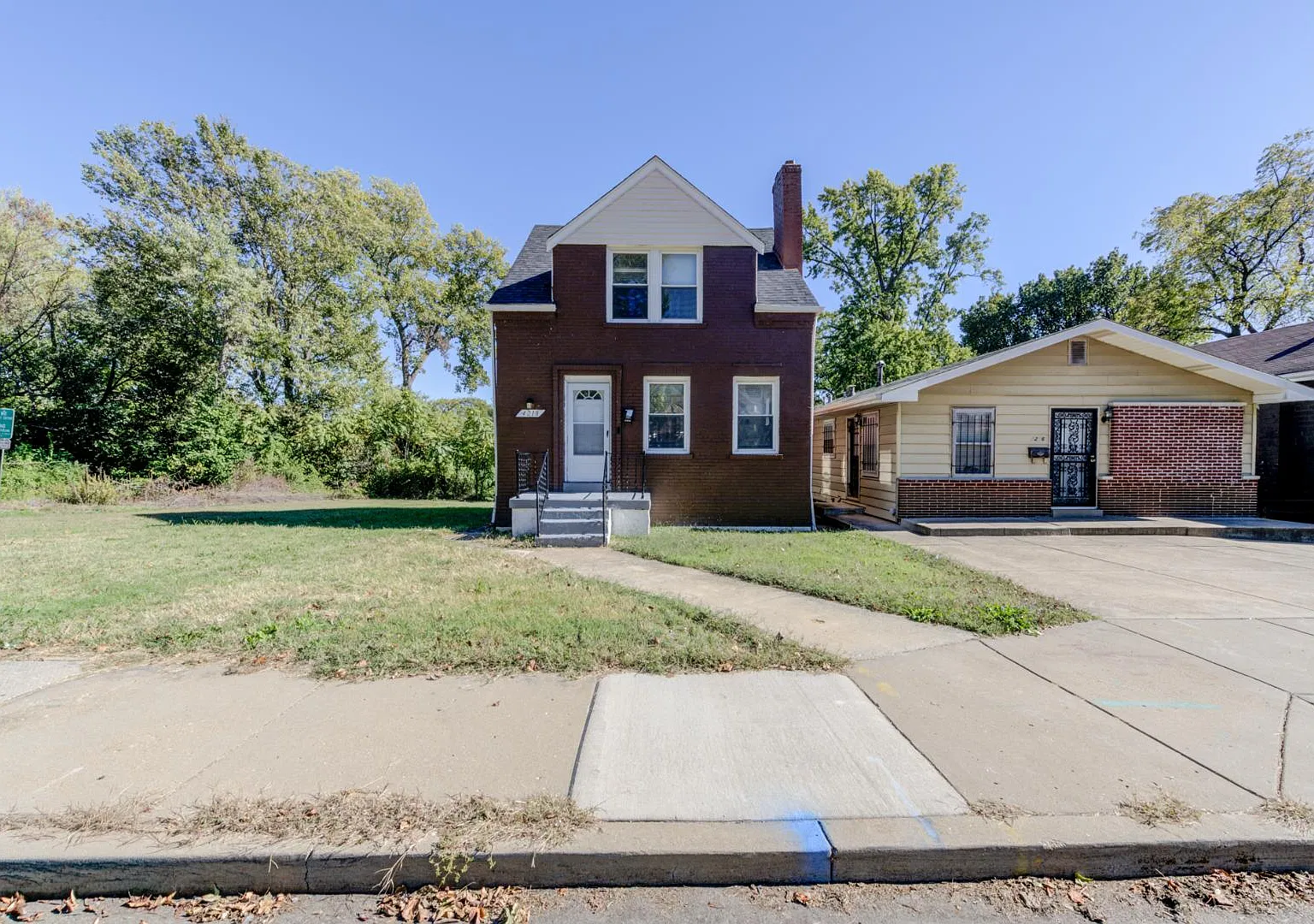 4218 Edgewood Blvd — Photo 2
