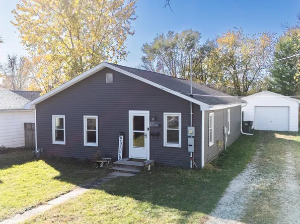 624 S 3rd Ave, Canton, IL 61520